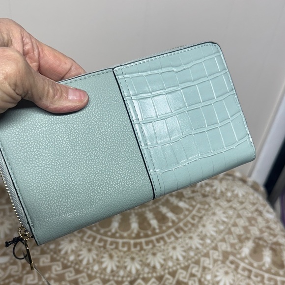 Victoria's Secret Mint Textured Wallet - Picture 3 of 8